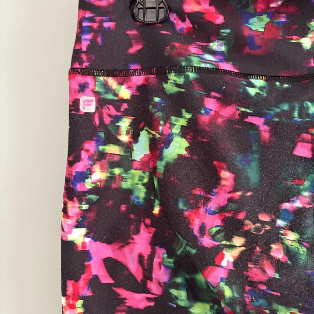 Fabletics Define PowerHold Mid-Rise Capri Size L - Picture 8 of 11